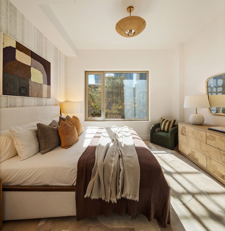 24-01 Queens Plaza North, Unit 1402 photo 6