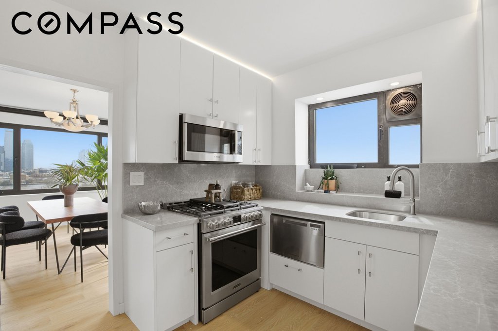 45 Sutton Place South, Unit 12L photo 7