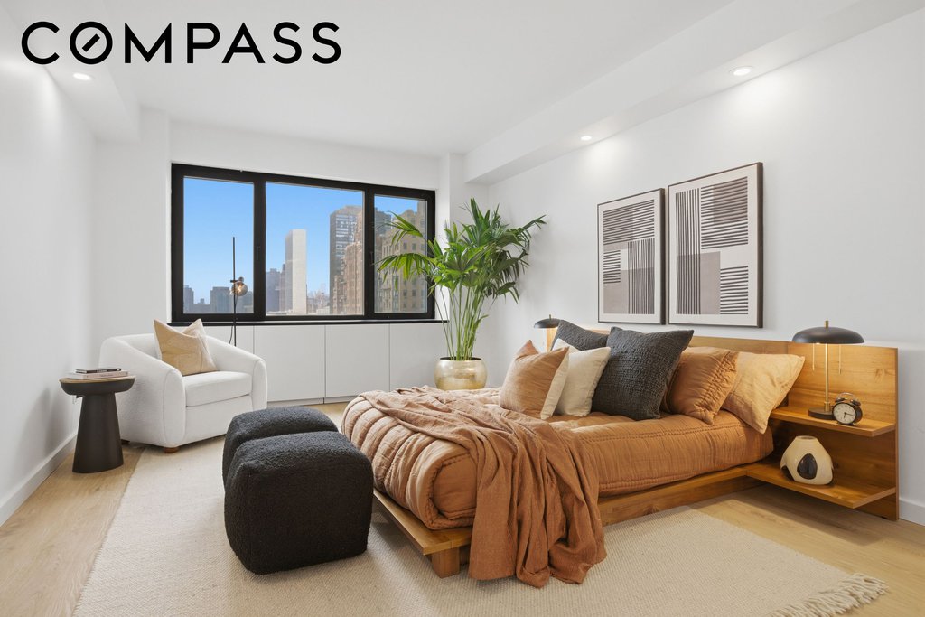 45 Sutton Place South, Unit 12L photo 10