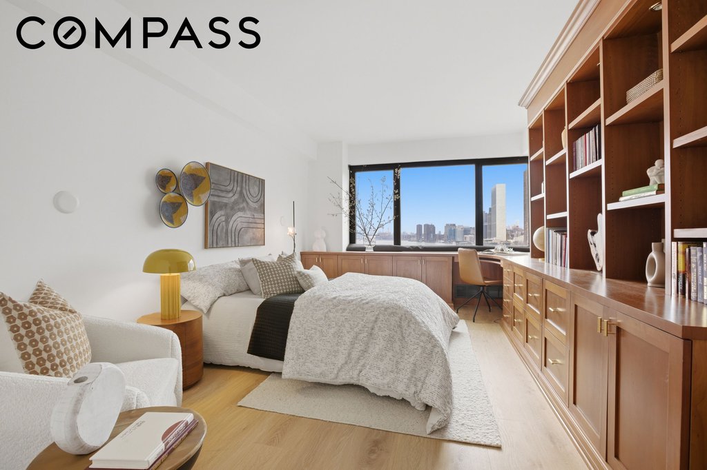 45 Sutton Place South, Unit 12L photo 14