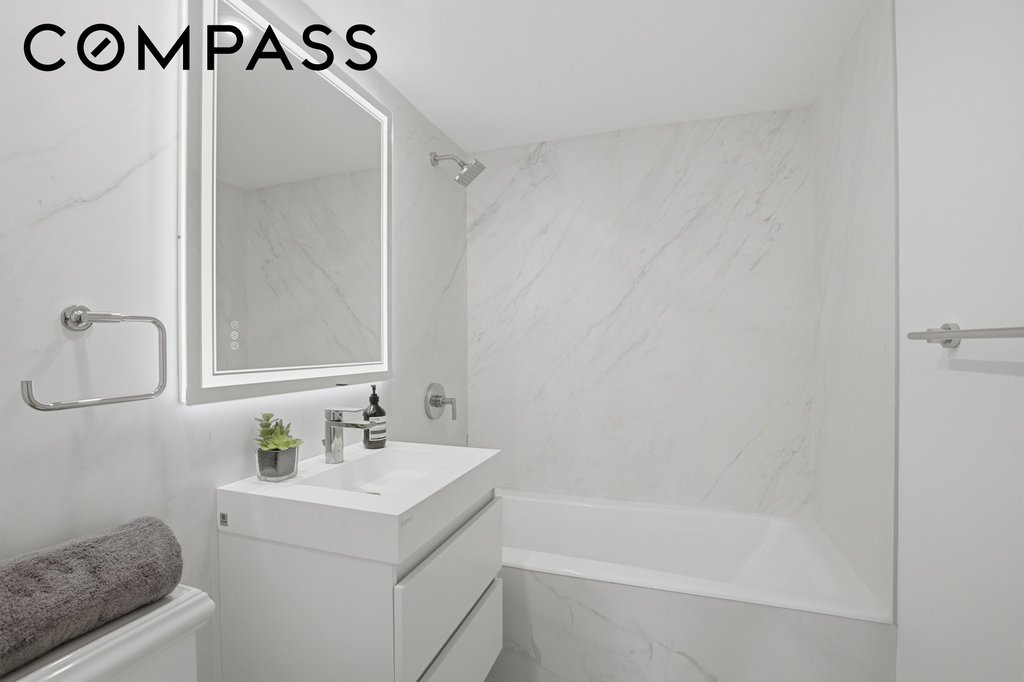 45 Sutton Place South, Unit 12L photo 15
