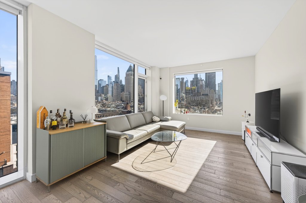 505 West 43rd Street, Unit 14A photo 2