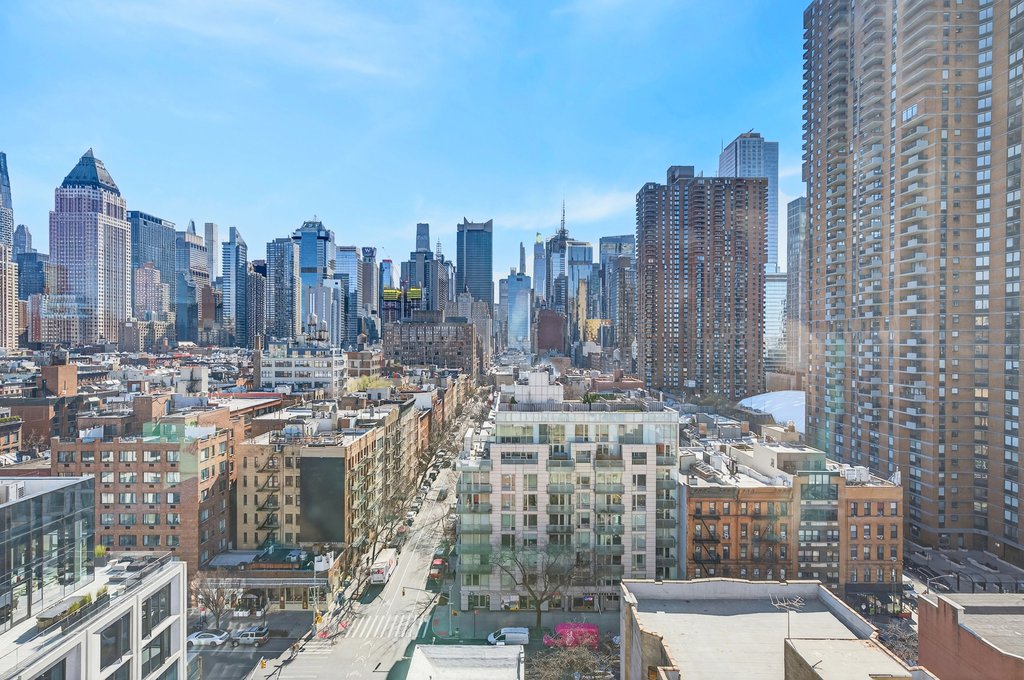 505 West 43rd Street, Unit 14A photo 4