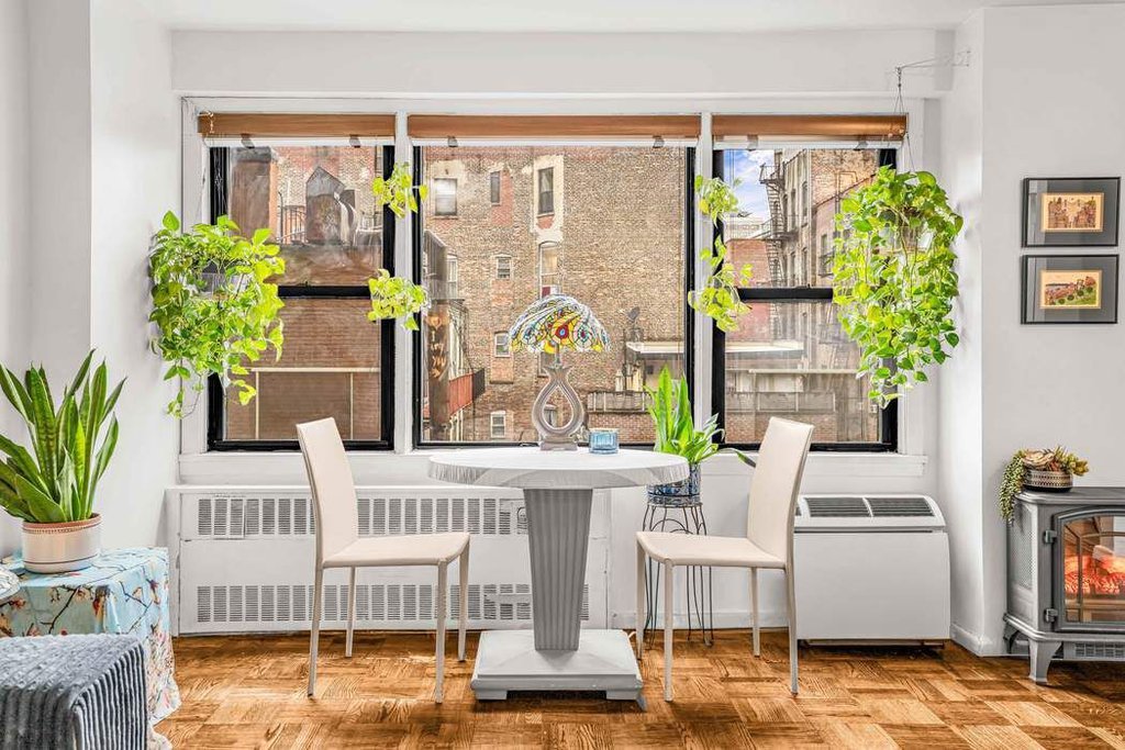 245 East 24th Street, Unit 6B photo 6