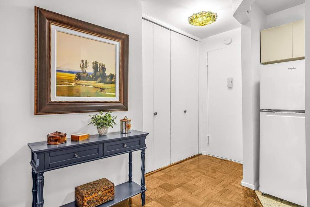 245 East 24th Street, Unit 6B photo 7