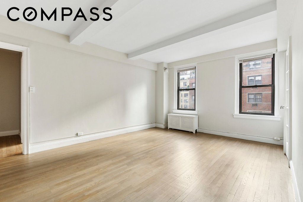 321 East 54th Street, Unit 9B photo 4