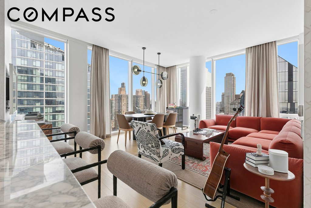 10 Riverside Boulevard, Unit 32D