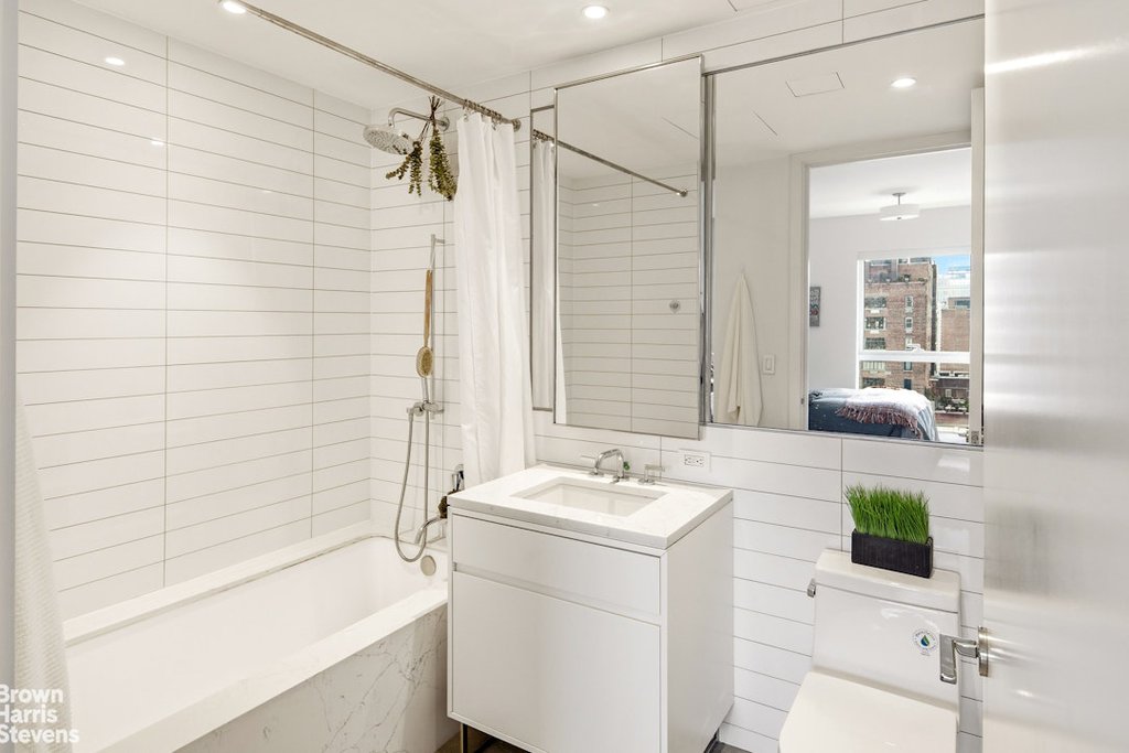 150 East 23rd Street, Unit 14C photo 8