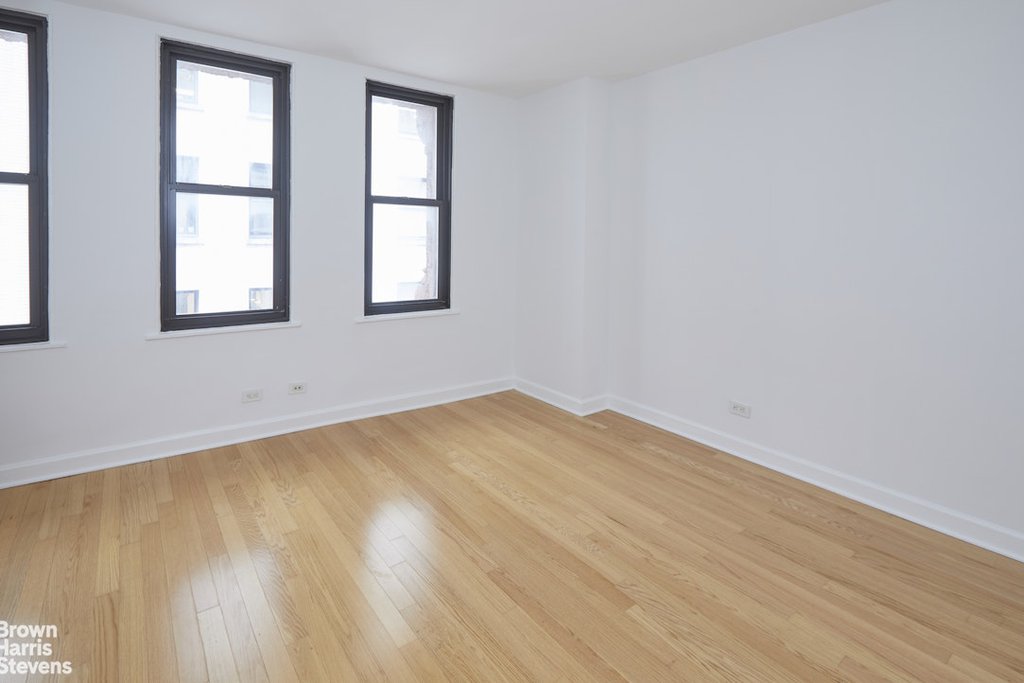 56 Pine Street, Unit 10F photo 3
