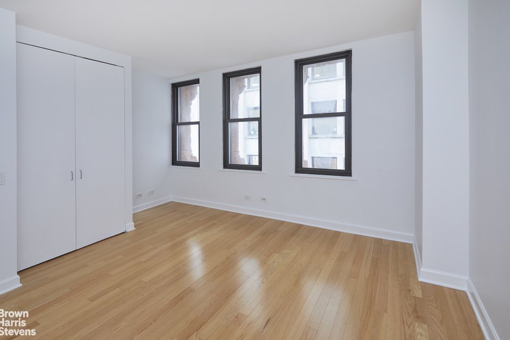 56 Pine Street, Unit 10F photo 4