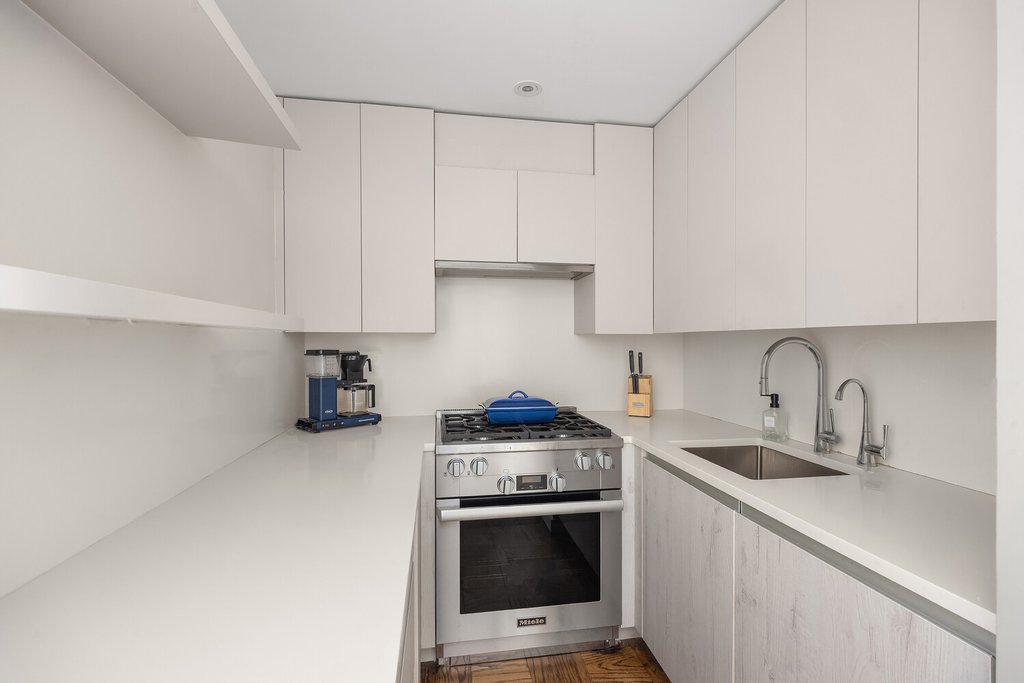 170 West End Avenue, Unit 30J photo 6
