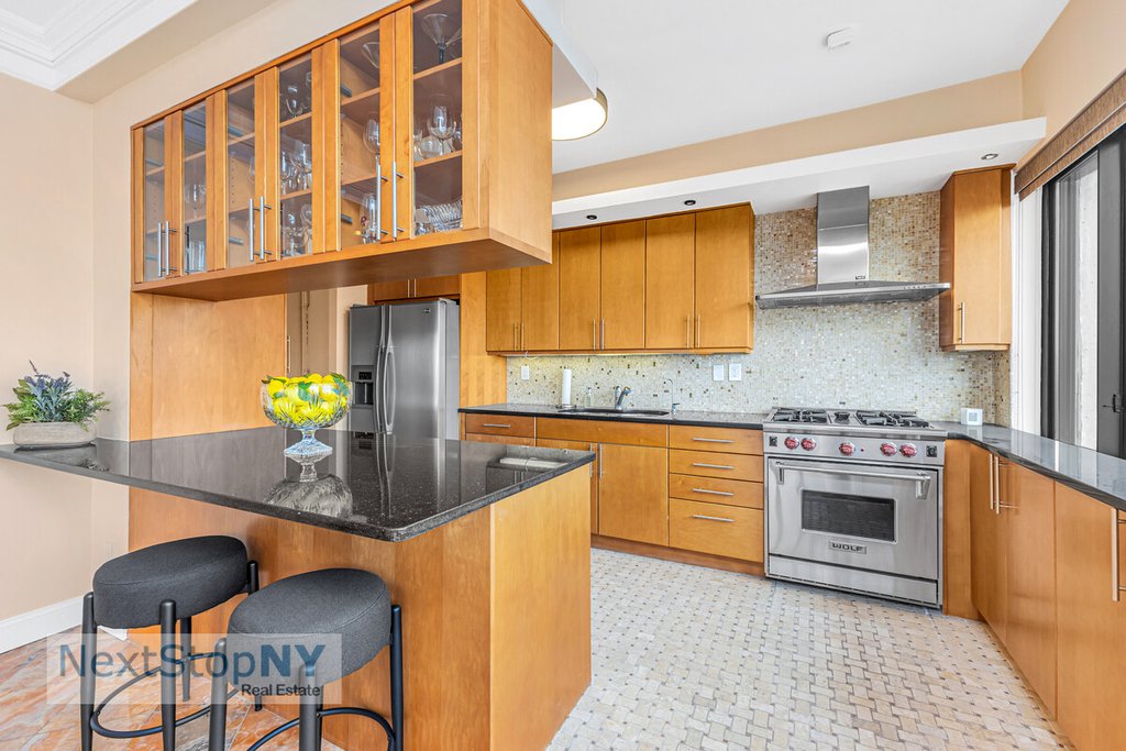 300 East 59th Street, Unit PH06 photo 5