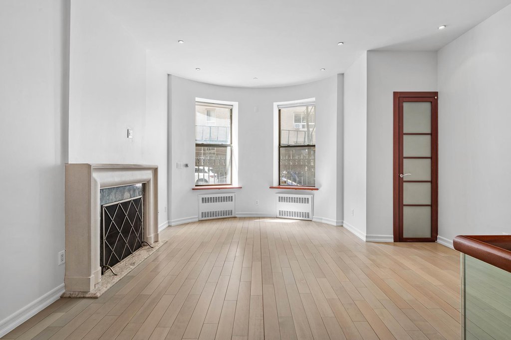303 West 80th Street, Unit 1A photo 2
