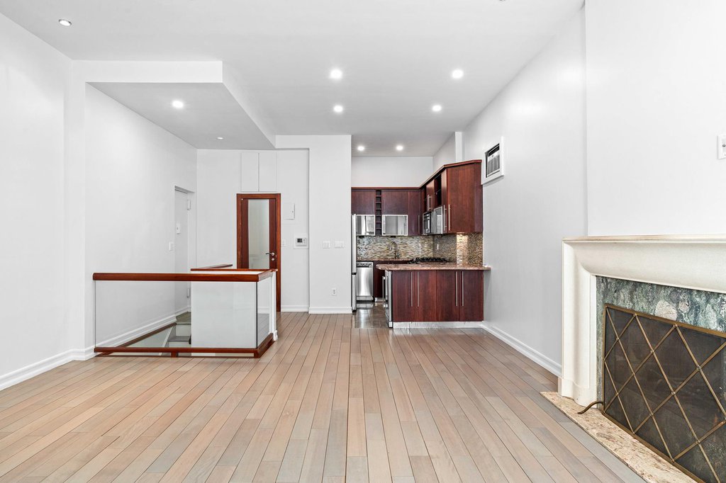 303 West 80th Street, Unit 1A photo 4