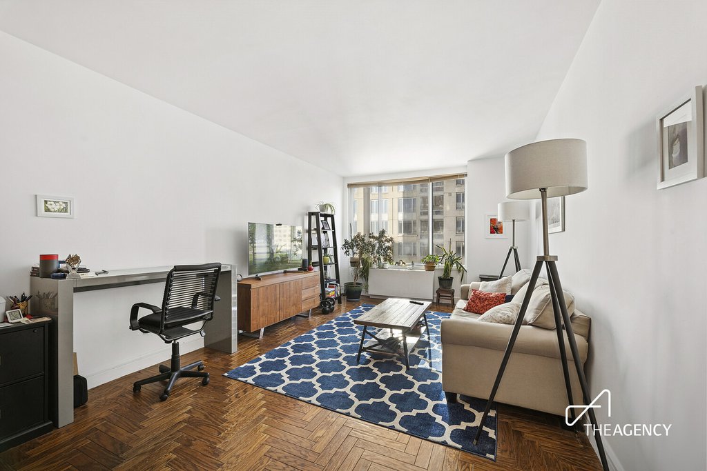 200 Riverside Boulevard, Unit 12B