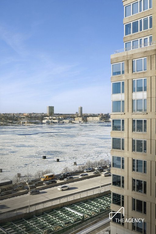 200 Riverside Boulevard, Unit 12B photo 5