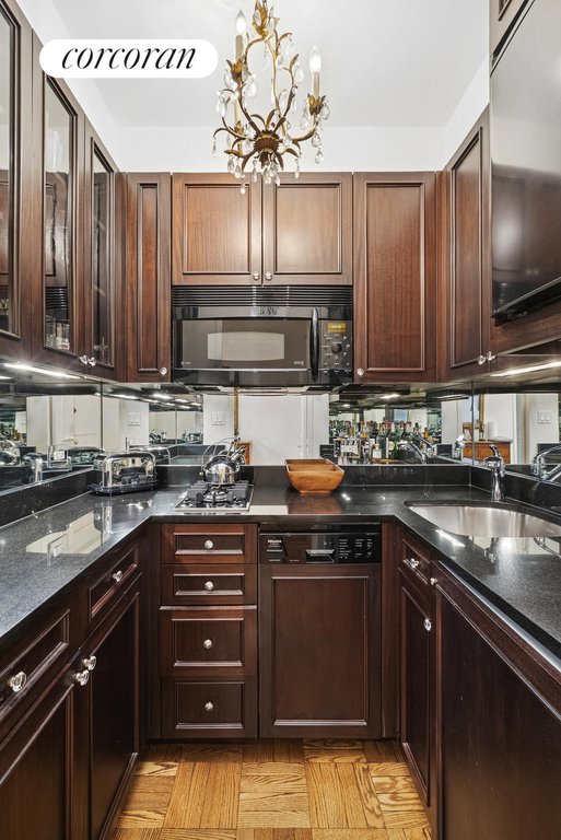 110 East 57th Street, Unit 2E photo 6