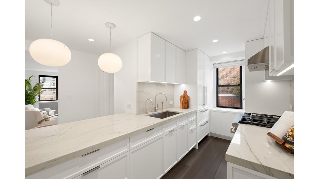 405 East 63rd Street, Unit 12CE photo 4