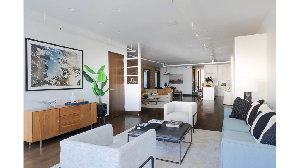 347 West Broadway, Unit 6 photo 3
