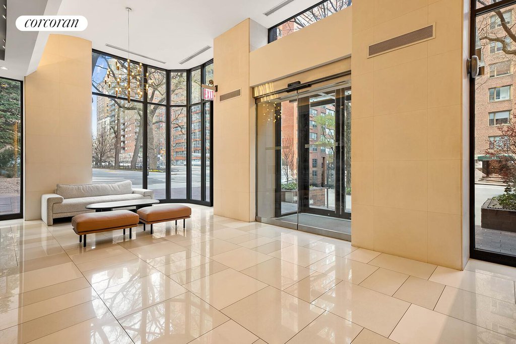 52 East End Avenue, Unit 8B photo 6