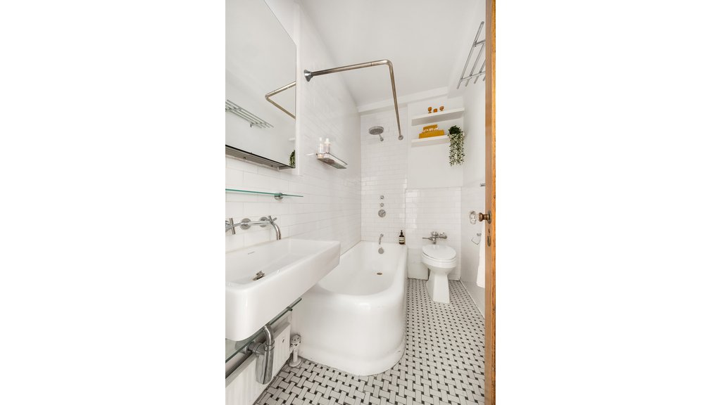 300 West 23rd Street, Unit 14M photo 7
