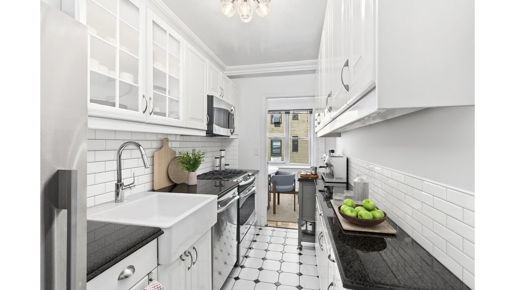 433 East 51st Street, Unit 9DE photo 3