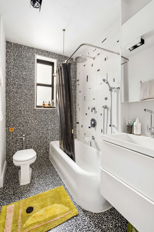 825 Walton Avenue, Unit 2F photo 4