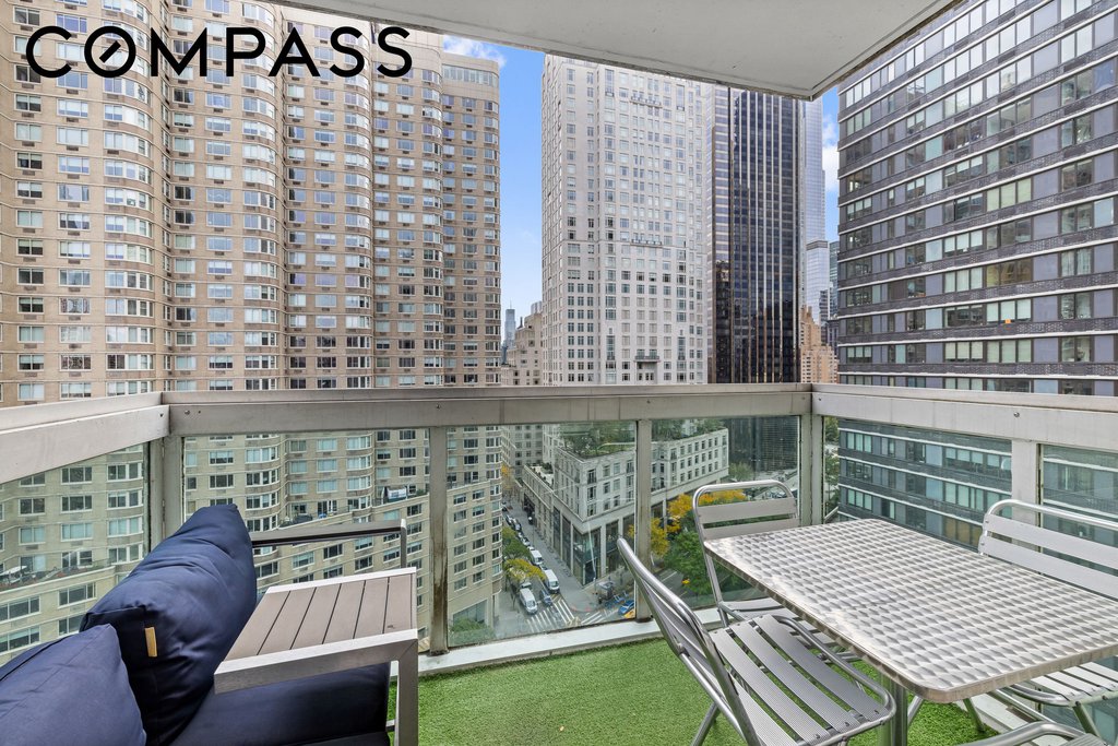 61 West 62nd Street, Unit 16D photo 4