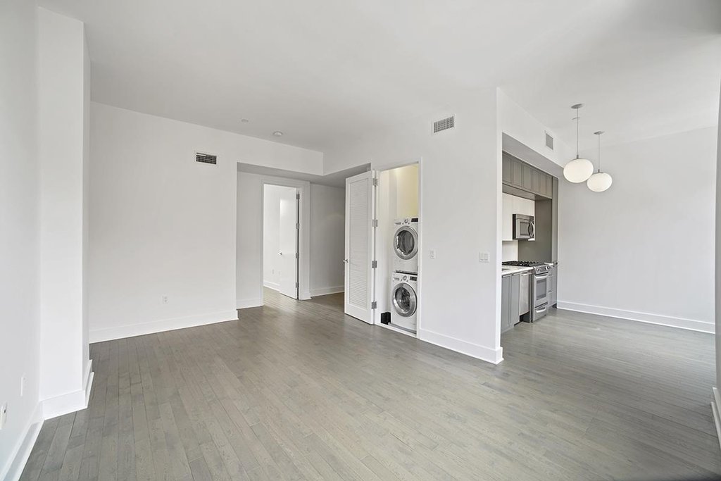 416 West 52nd Street, Unit 520 photo 3