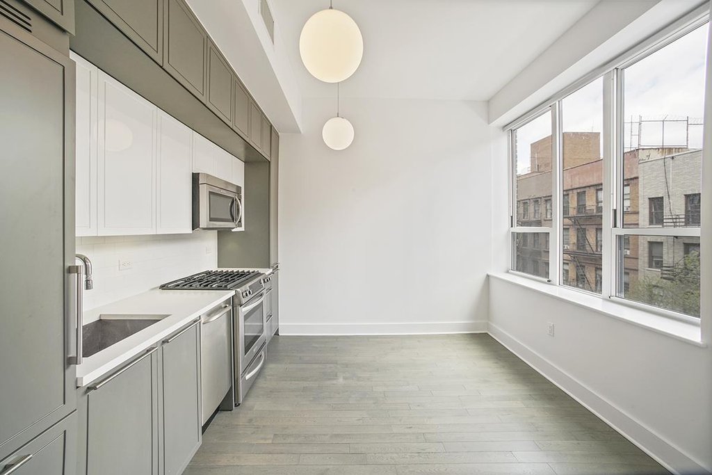416 West 52nd Street, Unit 520 photo 5