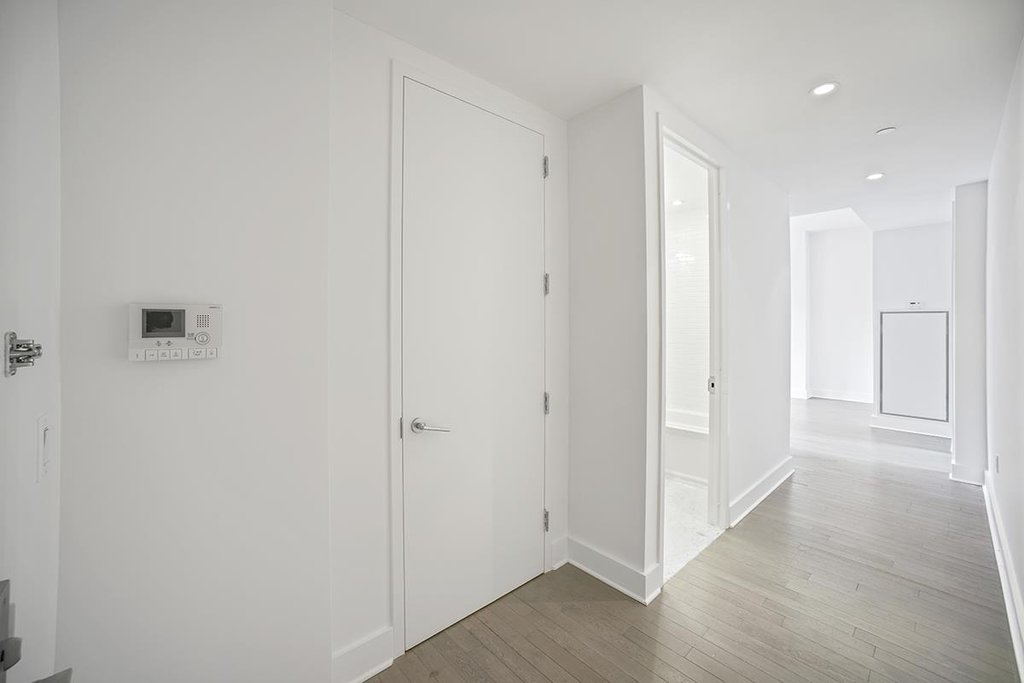 416 West 52nd Street, Unit 520 photo 9