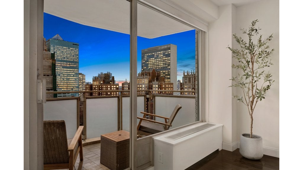 300 East 40th Street, Unit 27B photo 5