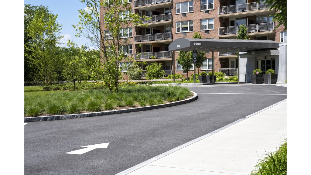5900 Arlington Avenue, Unit 22P photo 9