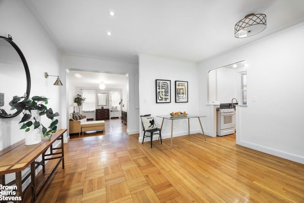 349 East 49th Street, Unit 3T photo 2