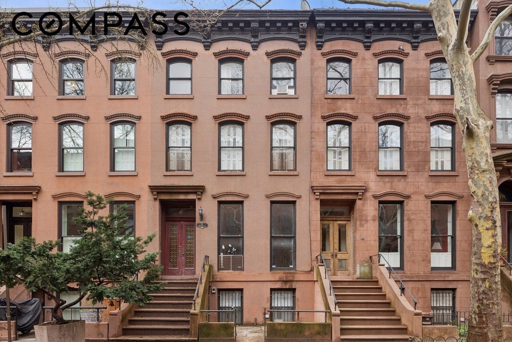 18 South Oxford Street – For Sale