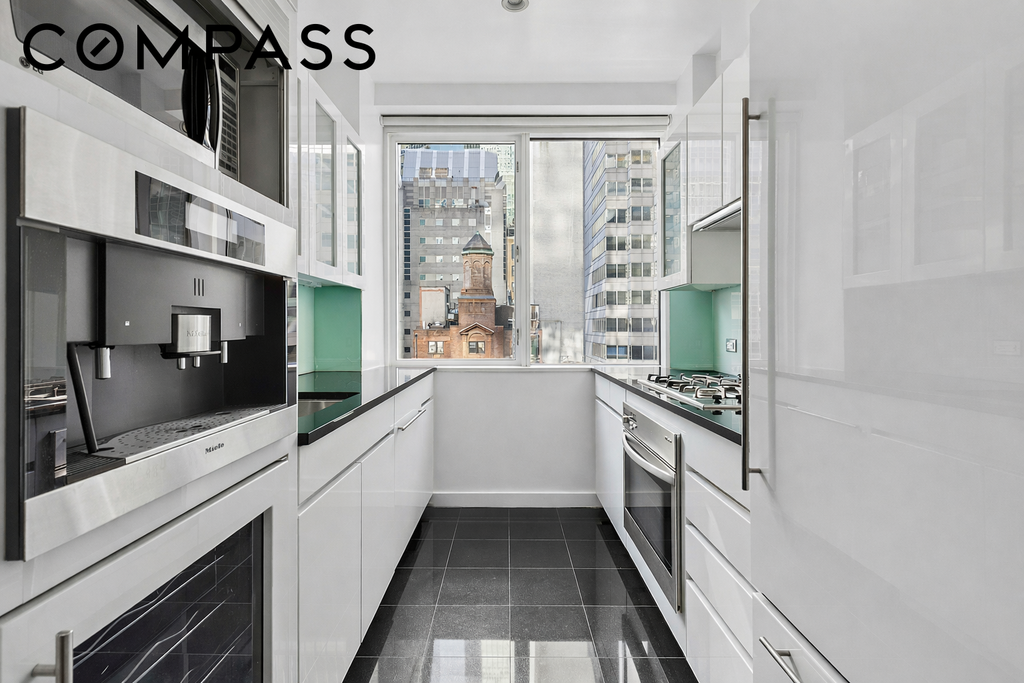 60 East 55th Street, Unit 20A photo 3