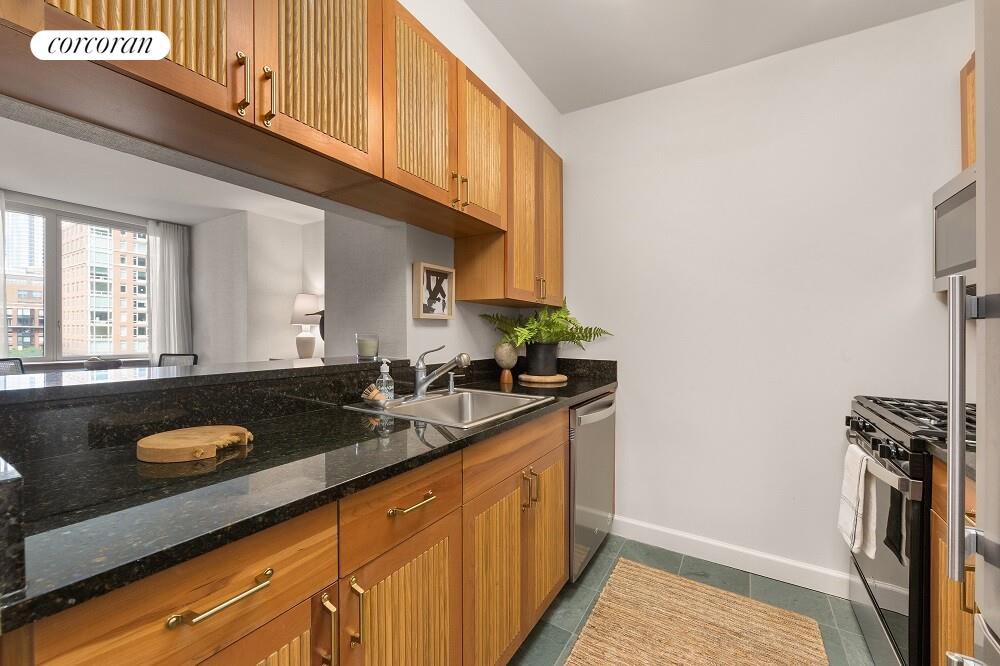 20 River Terrace, Unit 21C photo 2