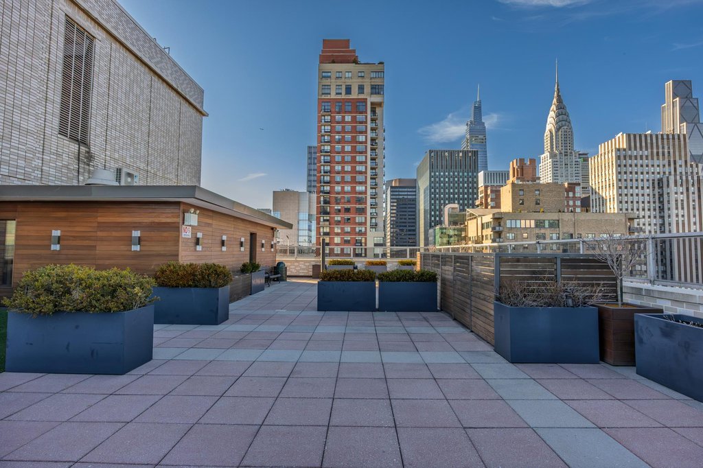 300 East 40th Street, Unit 12E photo 8