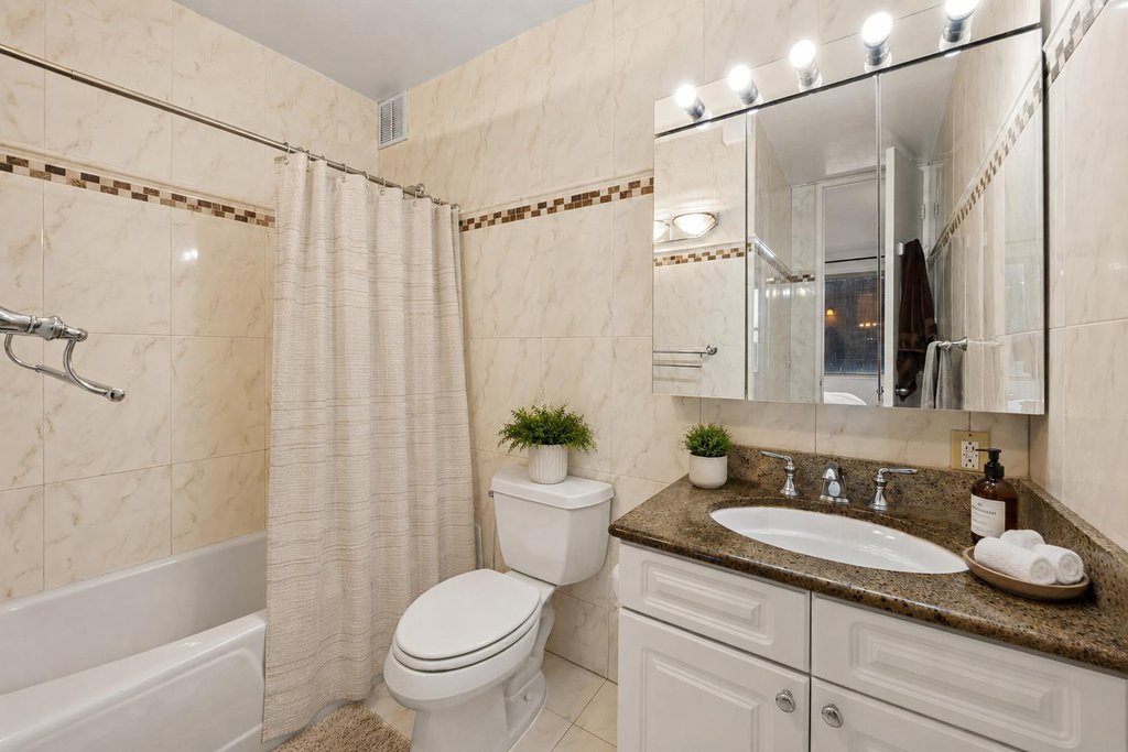 300 East 40th Street, Unit 12E photo 5