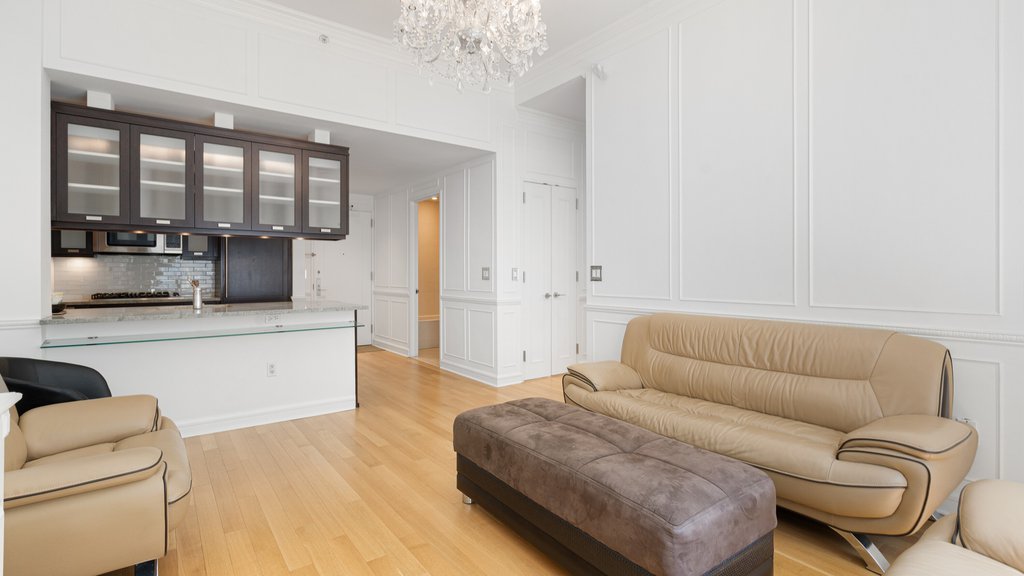 80 Riverside Boulevard, Unit 7A photo 4