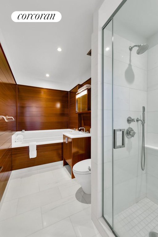 60 Riverside Boulevard, Unit 1806 photo 5