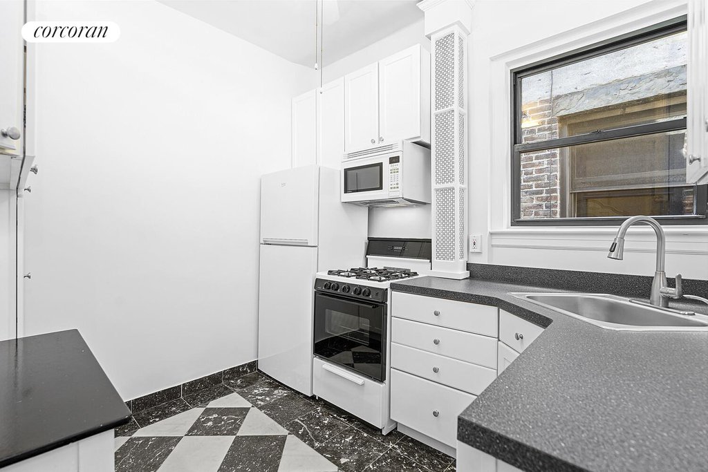 234 West 16th Street, Unit 5A photo 4