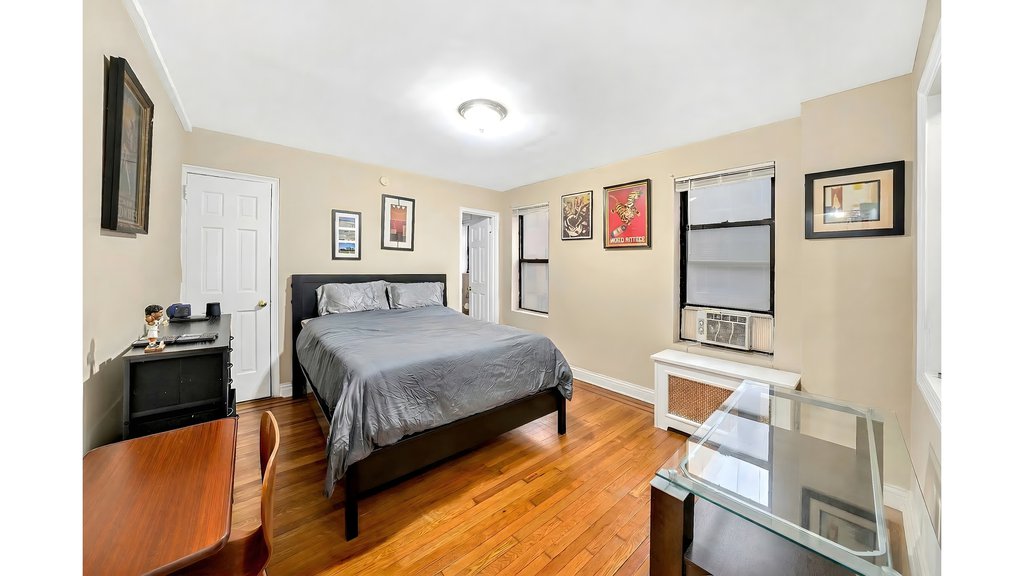 142 East 49th Street, Unit 3D