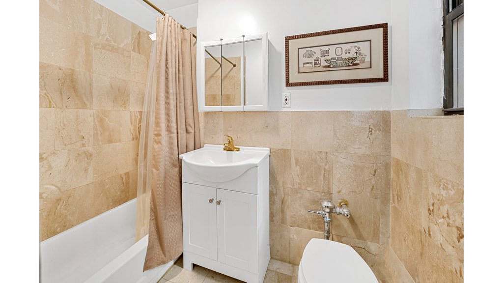 142 East 49th Street, Unit 3D photo 5