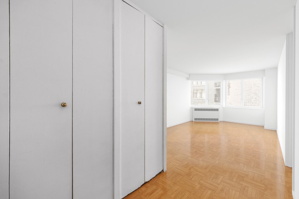 301 East 22nd Street, Unit 5V photo 10