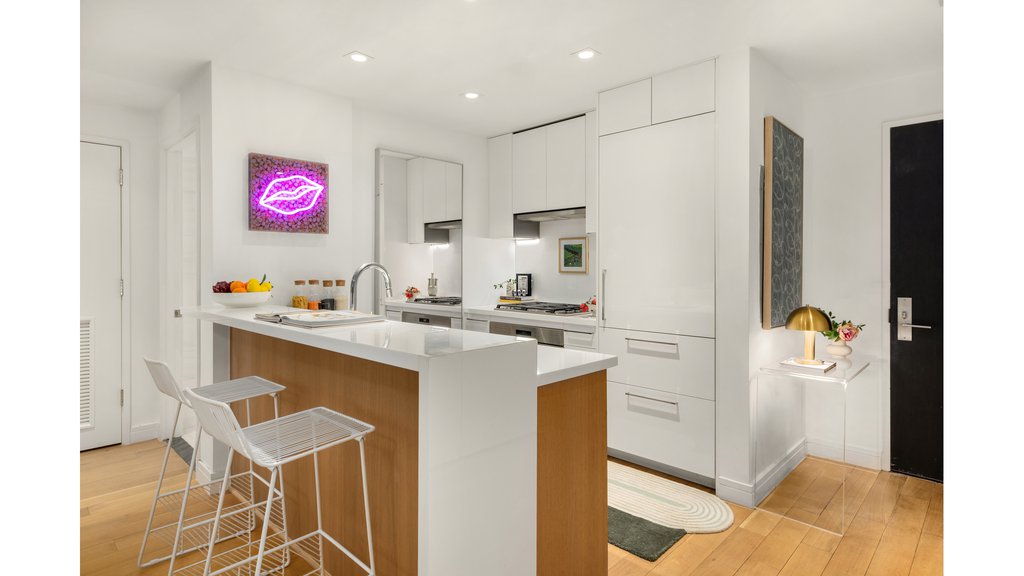230 East 20th Street, Unit 13 photo 3