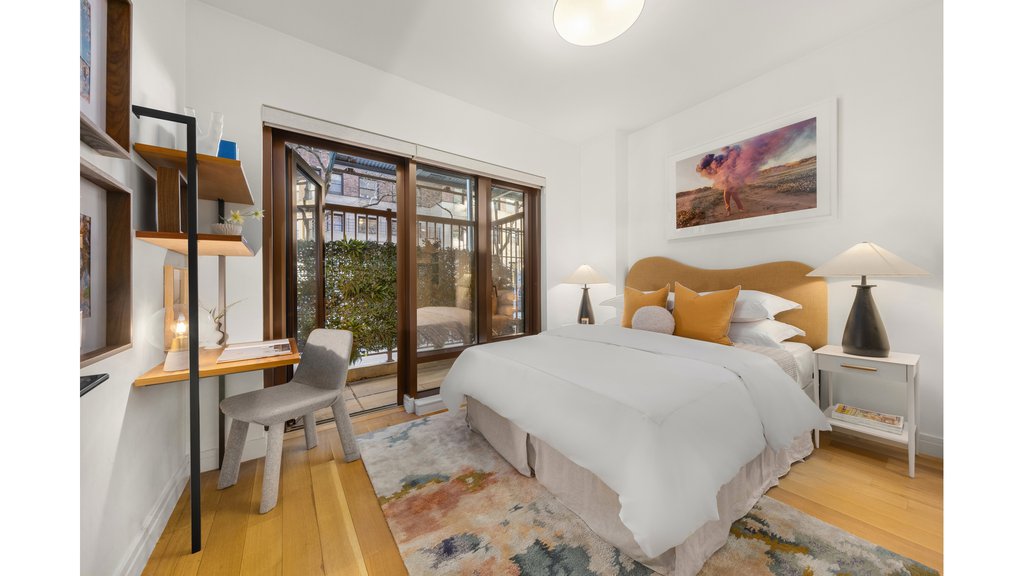 230 East 20th Street, Unit 13 photo 4