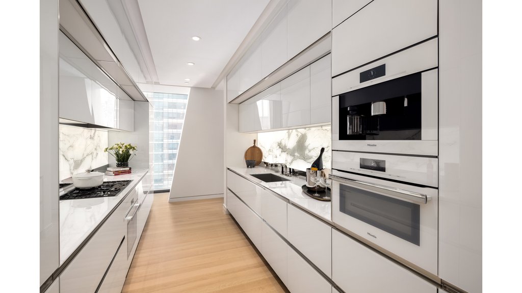 53 West 53rd Street, Unit 26B photo 2