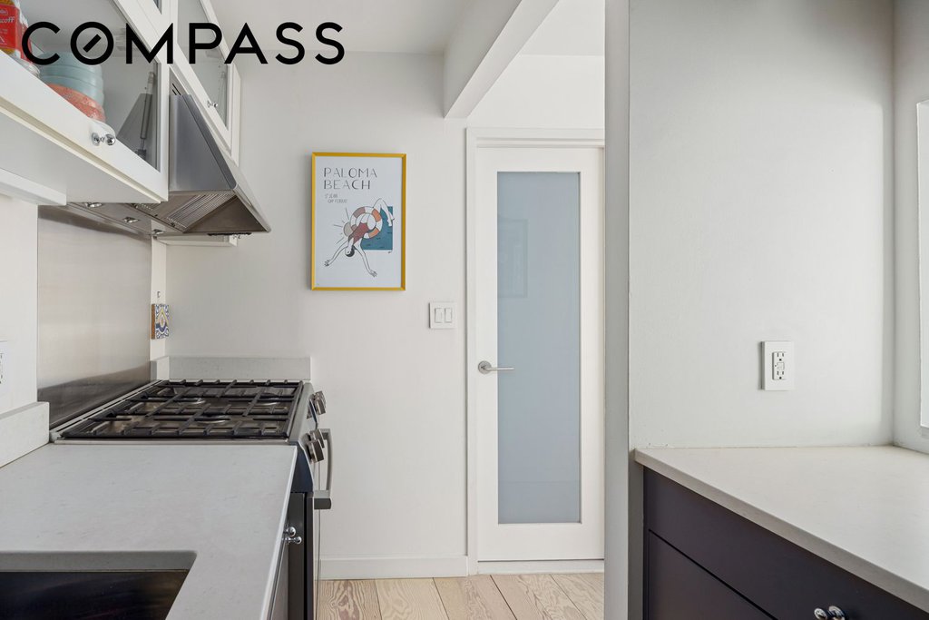77 Bleecker Street, Unit 1006W photo 3