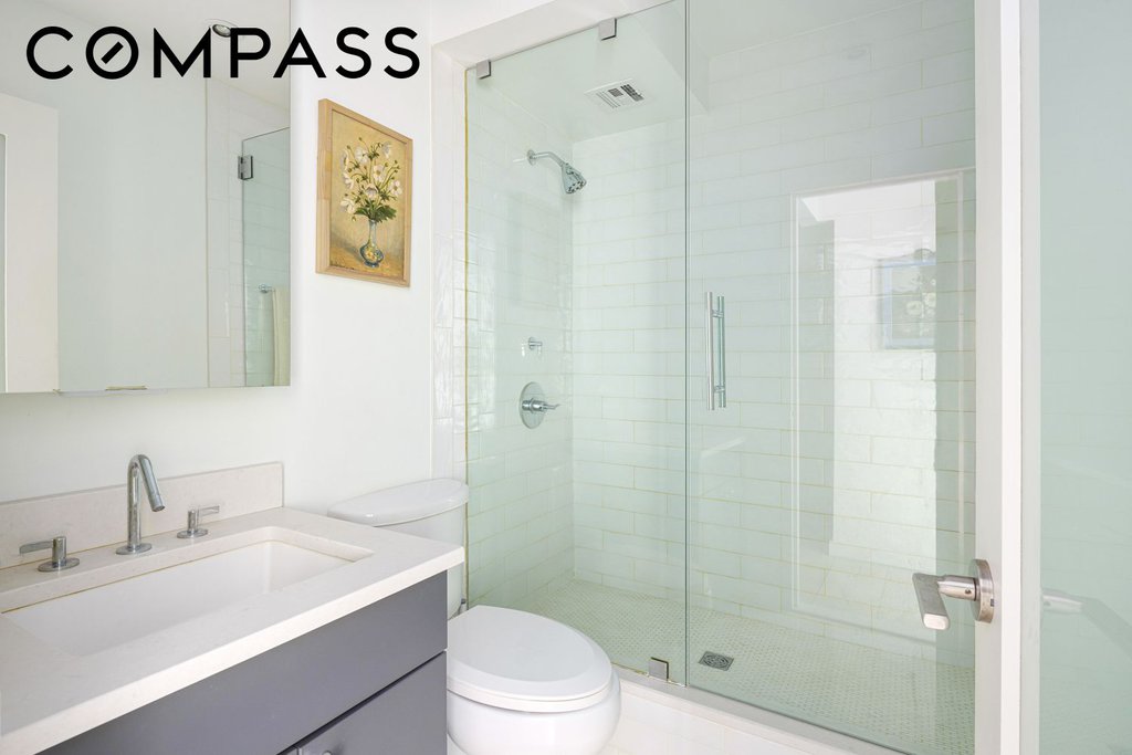77 Bleecker Street, Unit 1006W photo 4
